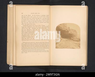 Vista di una grotta vicino a Schooner Head, Anonymous, 1877 fotografare la grotta di supporto fotografico di Mount Desert Island, grotta di stampa di albumi. Landscapes Mount Desert Island Foto Stock