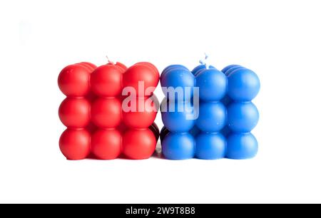 Bellissime candele di cera colorate fatte a mano Foto Stock