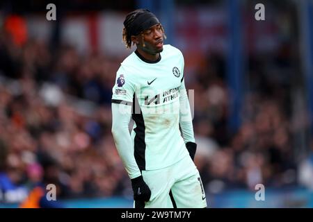 Kenilworth Road, Luton, Bedfordshire, Regno Unito. 30 dicembre 2023. Premier League Football, Luton Town contro Chelsea; Noni Madueke del Chelsea Credit: Action Plus Sports/Alamy Live News Foto Stock