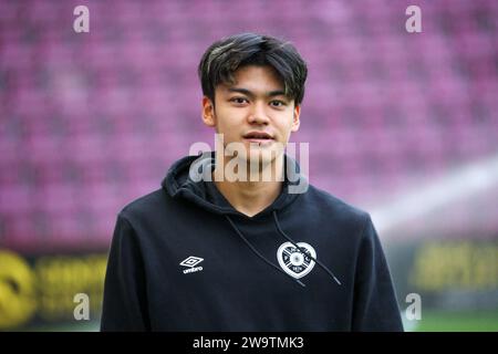 Tynecastle Park Edimburgo, Regno Unito. 30 dicembre 2023. Durante il Cinch Scottish Premiership Match tra Hearts e Ross County, Yutara Oda degli Hearts arriva a Tynecastle (Photo credit: Alamy Live News/David Mollison) Credit: David Mollison/Alamy Live News Foto Stock