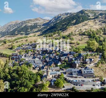 Bagerque villaggio in Lerida Catalogna di Spagna Pirenei nella Valle dell'Aran, catalogato tra i più bei villaggi della Spagna. Ha 107 abitanti Foto Stock