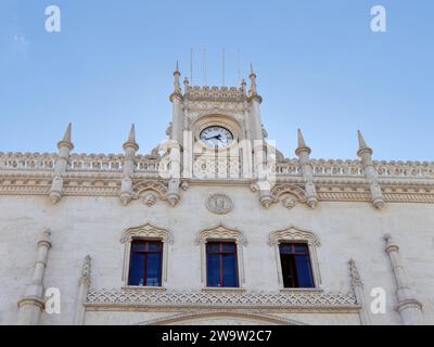 La stazione ferroviaria di Rossio (Estação de Caminhos de ferro do Rossio) si trova in piazza Rossio a Lisbona, Portogallo Foto Stock