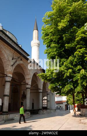 La moschea Gazi Husrev-Beg a Sarajevo, in Bosnia, nell'Europa orientale Foto Stock