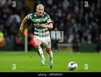 Glasgow, Regno Unito. 30 dicembre 2023. Daizen Maeda del Celtic durante la Scottish Premiership Match al Celtic Park, Glasgow. Il credito fotografico dovrebbe leggere: Neil Hanna/Sportimage Credit: Sportimage Ltd/Alamy Live News Foto Stock