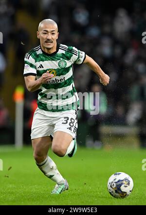 Glasgow, Regno Unito. 30 dicembre 2023. Daizen Maeda del Celtic durante la Scottish Premiership Match al Celtic Park, Glasgow. Il credito fotografico dovrebbe leggere: Neil Hanna/Sportimage Credit: Sportimage Ltd/Alamy Live News Foto Stock