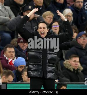 Birmingham, Regno Unito. 30 dicembre 2023. Unai Emery (allenatore dell'Aston Villa) alla partita dell'Aston Villa contro Burnley EPL, a Villa Park, Birmingham, Regno Unito, il 30 dicembre 2023. Credito: Paul Marriott/Alamy Live News Foto Stock