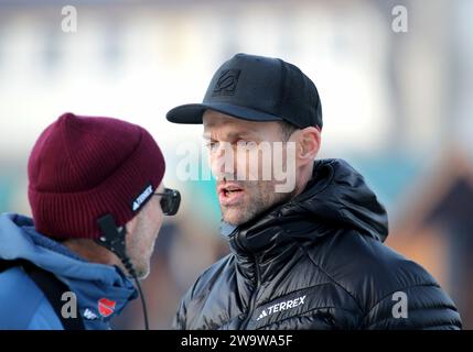 Garmisch Partenkirchen, Deutschland. 30 dicembre 2023. Garmisch-Partenkirchen, Deutschland 30. Dicembre 2023: Tour di due notti, FIS Skisprung Weltcup Damen, Skispringen, Garmisch-Partenkirchen, Olympiaschanze Sven Hannawald, ehemaliger Skispringer und TV Experte ARD/dpa/Alamy Live News Foto Stock