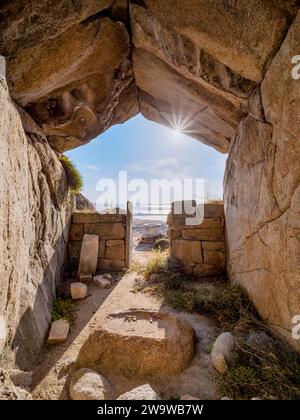 Grotta di Eracle, monte Kynthos, sito archeologico di Delo, isola di Delo, Cicladi, Grecia Foto Stock