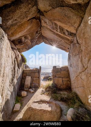 Grotta di Eracle, monte Kynthos, sito archeologico di Delo, isola di Delo, Cicladi, Grecia Foto Stock