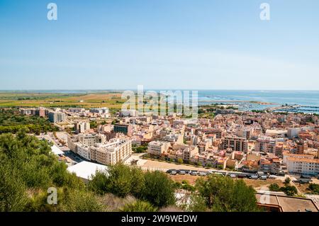 Vista aerea di Sant Carles de la Ràpita, Delta dell'Ebro, Catalogna, Spagna Foto Stock