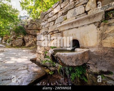 Aria Spring, inizio del sentiero per il monte ZAS o Zeus, l'isola di Naxos, le Cicladi, la Grecia Foto Stock