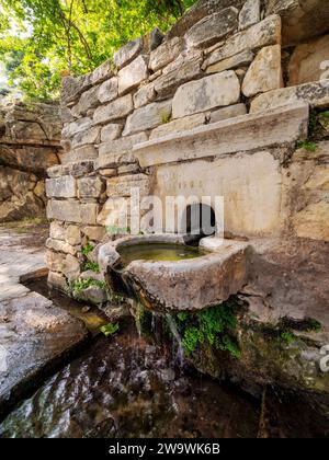 Aria Spring, inizio del sentiero per il monte ZAS o Zeus, l'isola di Naxos, le Cicladi, la Grecia Foto Stock