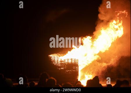 SCHEVENINGEN - il nuovo anno è tradizionalmente annunciato sulla spiaggia di Scheveningen con un falò, un giorno prima del solito. Il vento dovrebbe soffiare troppo forte la vigilia di Capodanno. ANP VRPRESS paesi bassi OUT - belgio OUT Foto Stock