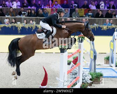 Willem Greve dei Paesi Bassi con Highway TN N.O.P. durante la Longines FEI Jumping World Cup™ presentata da BMW al Jumping Mechelen il 30 dicembre 2023, Nekkerhal, Belgio (foto di Maxime David - MXIMD Pictures) Foto Stock