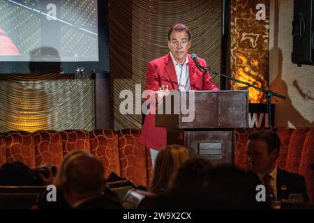 L'allenatore degli Alabama Crimson Tide Nick Saban durante il Lawry's Beef Bowl per l'Alabama Crimson Tide, venerdì 29 dicembre 2023, al The prime di Lawry Foto Stock