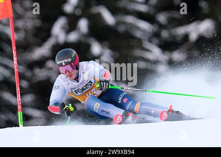 Giovanni Borsotti (ITA) gareggia durante la Coppa del mondo di sci alpino Audi FIS, MenÕs Giant Slalom Race sulla pista Gran Risa, alta Badia il 17 dicembre 2023 Foto Stock