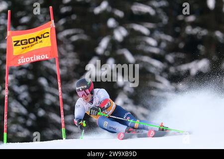 Giovanni Borsotti (ITA) gareggia durante la Coppa del mondo di sci alpino Audi FIS, MenÕs Giant Slalom Race sulla pista Gran Risa, alta Badia il 17 dicembre 2023 Foto Stock