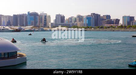 Doha Corniche , porto 30-12-2023 Doha Qatar Foto Stock