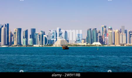 Doha Corniche , porto 30-12-2023 Doha Qatar Foto Stock