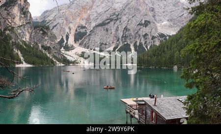 Drone foto lago di Braies, Pragser Wildsee, lago di braies Dolomiti italia europa Foto Stock