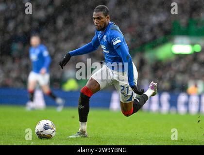 Glasgow, Regno Unito. 30 dicembre 2023. Dujon Sterling dei Rangers durante la partita di Scottish Premiership al Celtic Park, Glasgow. Il credito fotografico dovrebbe leggere: Neil Hanna/Sportimage Credit: Sportimage Ltd/Alamy Live News Foto Stock