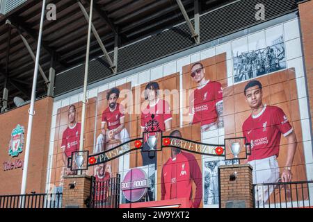 Il Paisley Gateway allo stadio Liverpool FC anfield Liverpool Merseyside UK Foto Stock