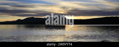 Tramonto sul Kyle of Tongue vicino al villaggio di Tongue, Sutherland, Scozia, Regno Unito Foto Stock