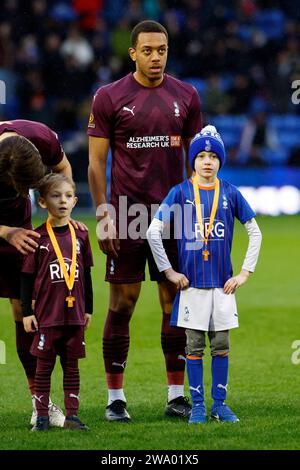 Mascotte Oldham durante la partita della Vanarama National League tra l'Oldham Athletic e l'Hartlepool United al Boundary Park, Oldham, sabato 30 dicembre 2023. (Foto: Thomas Edwards | notizie mi) Foto Stock