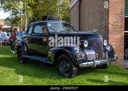 1939 Chevrolet Fangio Coupe, in mostra al Bicester Heritage Scramble l'8 ottobre 2023. Foto Stock