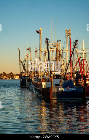 Barche da pesca commerciali, porto di New Bedford, fiume Acushnet, New Bedford, Massachusetts Foto Stock