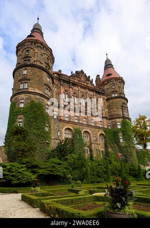 Schlesien Aussenansicht Schloss Fuerstenstein Zamek KsiÄÖÅ¼. DAS Schloss in WaÅbrzych Waldenburg ist das groesste Schloss Schlesiens. WaÅbrzych Schlesien Polen *** Slesia Vista esterna del castello di Fuerstenstein Zamek KsiÄÖÅ¼ il castello di WaÅbrzych Waldenburg è il più grande castello della Slesia WaÅbrzych Slesia Polonia Foto Stock