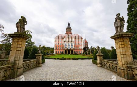 Schlesien Aussenansicht Schloss Fuerstenstein Zamek KsiÄÖÅ¼. Dias Schloss in WaÅbrzych Waldenburg ist das groesste Schloss Schlesiens. WaÅbrzych Schlesien Polen *** Slesia Vista esterna del castello di Fuerstenstein Zamek KsiÄÖÅ¼ il castello di WaÅbrzych Waldenburg è il più grande castello della Slesia WaÅbrzych Slesia Polonia Foto Stock