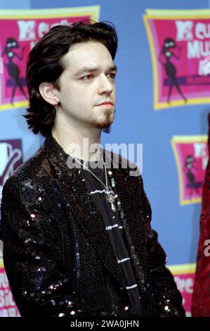 Milano Italia 1998-06-20 : Morgan cantante della band Bluvertigo, sul Red carpet agli MTV Europe Music Awards 1998 Foto Stock