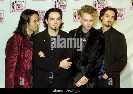 Milano Italia 1998-06-20 : il gruppo Bluvertigo, Morgan, Sergio Carnevale, Andy e Livio Magnini sul Red carpet agli MTV Europe Music Awards 1998 Foto Stock