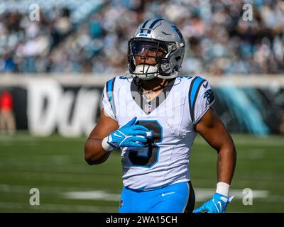 Jacksonville, Florida, USA. 31 dicembre 2023. Il running back dei Carolina Panthers Raheem Blackshear (3) prima della partita contro i Jacksonville Jaguars a Jacksonville, Florida. Romeo T Guzman/Cal Sport Media/Alamy Live News Foto Stock