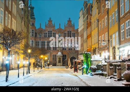 2023-02-04; strade storiche serali di Danzica in Polonia Foto Stock