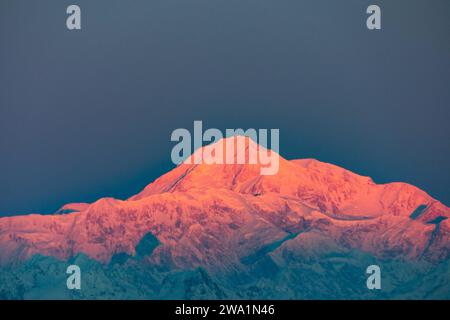Alpenglow illumina Denali all'alba Foto Stock