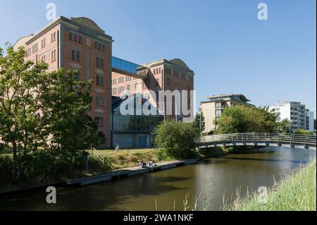 Dixmude est au centre du Westhoek flamand. La viulle est connue pour le role important qu'elle a joue ainsi que sa plaine environnante dans le deroule Foto Stock