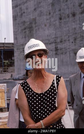 Korsor/Nyborg / Danimarca,070-07-1992  H.M.la regina Margrete II e il principe henerik ora defunto principe Henrik visitano il progetto Storebaelt, grande brigata di collegamento e tunel e gestiscono progetti di show thier per collegare l'isola di Fune e l'isola di Sjealand per collegare la Danimarca. Foto di Francis Joseph Dean/Deanpicture. Foto Stock