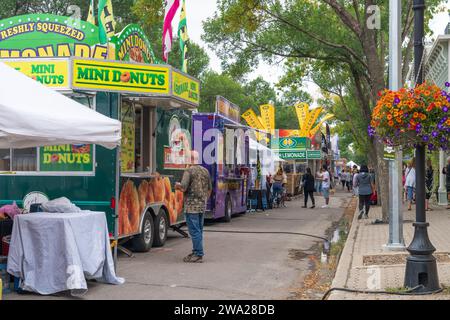 Food Trucks a Stephen Street, Corn and Apple Festival, Morden, Manitoba, Canada. Foto Stock