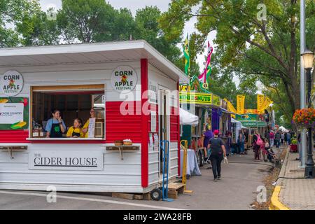 Food Trucks a Stephen Street, Corn and Apple Festival, Morden, Manitoba, Canada. Foto Stock