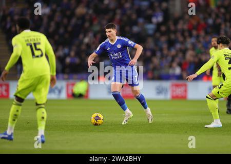 Leicester lunedì 1 gennaio 2024. Cesare Casadei di Leicester City in azione durante la partita del campionato Sky Bet tra Leicester City e Huddersfield Town al King Power Stadium di Leicester lunedì 1 gennaio 2024. (Foto: James Holyoak | mi News) crediti: MI News & Sport /Alamy Live News Foto Stock