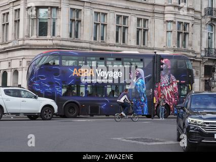 LONDRA, Regno Unito - 6 GIUGNO 2023: Autobus Abba Voyage Foto Stock