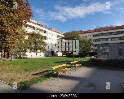 VIENNA, AUSTRIA - SETTEMBRE 2022 CIRCA: Karl Marx Hof Housing Complex a Heiligenstadt Foto Stock