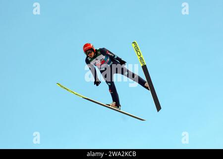 Garmisch Partenkirchen, Deutschland. 1 gennaio 2024. Constantin Schmid (WSV Oberaudorf) beim Neujahrsskispringen Garmisch-Partenkirchen Credit: dpa/Alamy Live News Foto Stock