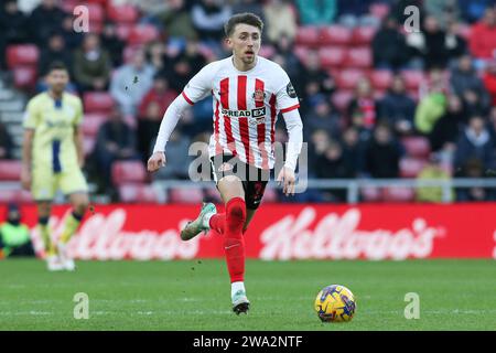 Sunderland lunedì 1 gennaio 2024. Dan Neil di Sunderland durante il match per lo Sky Bet Championship tra Sunderland e Preston North End allo Stadium of Light, Sunderland lunedì 1 gennaio 2024. (Foto: Michael driver | mi News) crediti: MI News & Sport /Alamy Live News Foto Stock