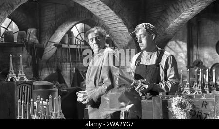 THE LAVENDER HILL MOB 1951 Ealing Studios film con Alec Guiness a destra e Stanley Holloway Foto Stock