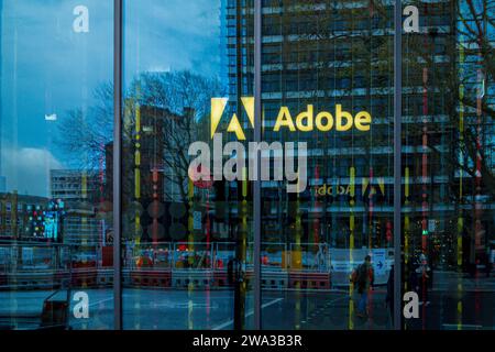 Adobe London. Uffici Adobe London presso la White Collar Factory in Old Street a Shoreditch East London. Foto Stock