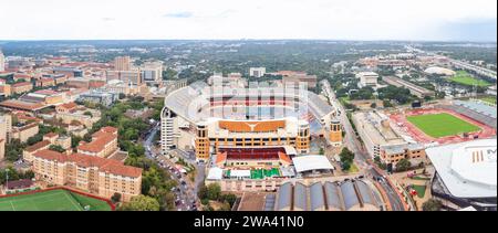 Austin, Texas - 27 ottobre 2023: Darrell K Royal Texas Memorial Stadium presso l'Università del Texas ad Austin Foto Stock