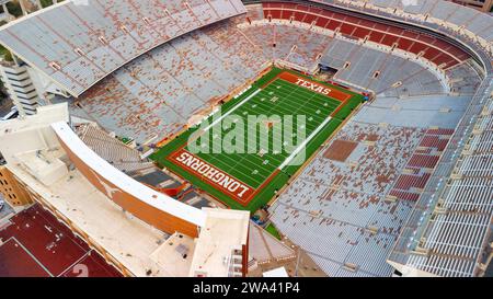 Austin, Texas - 27 ottobre 2023: Darrell K Royal Texas Memorial Stadium presso l'Università del Texas ad Austin Foto Stock